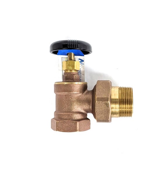Matco-Norca Angle Radiator Hot Water Valve, 1-1/4"